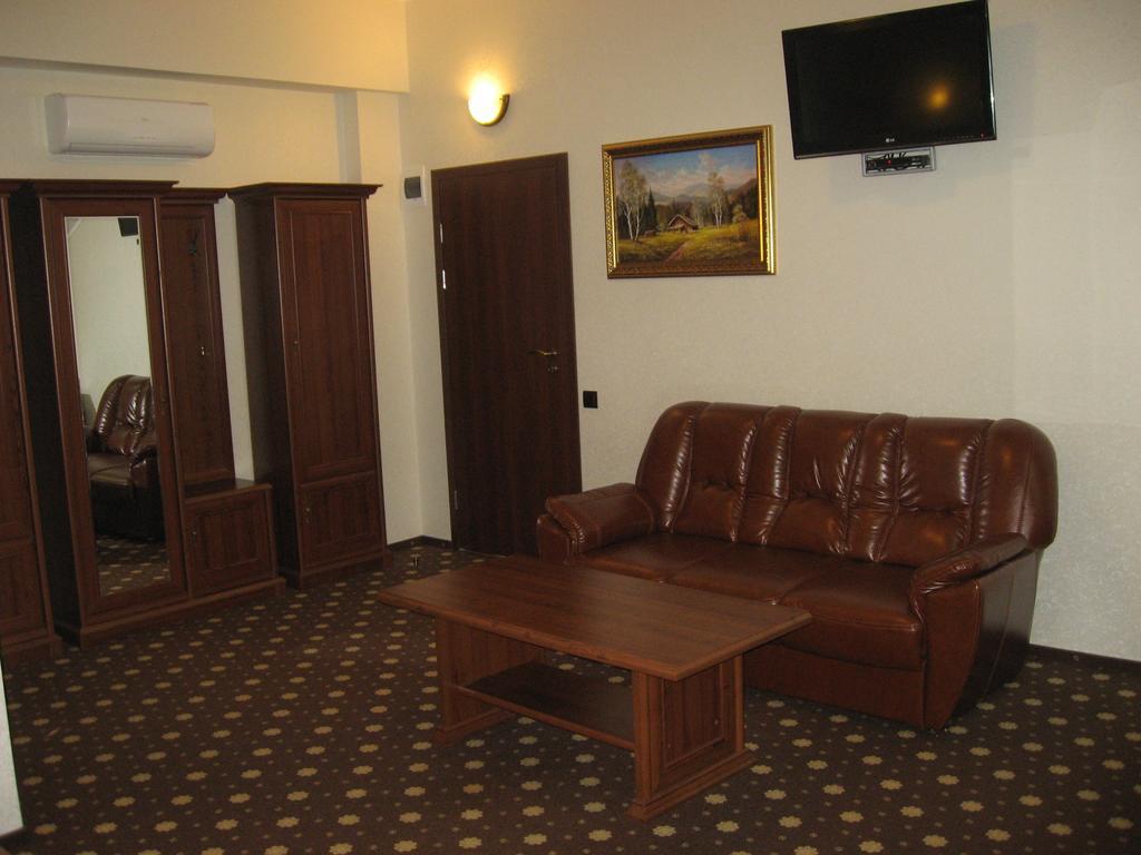 Shato Paradis Hotel Irpin Chambre photo