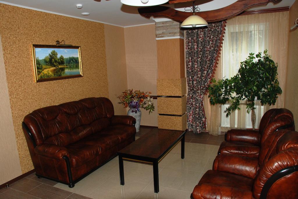 Shato Paradis Hotel Irpin Extérieur photo