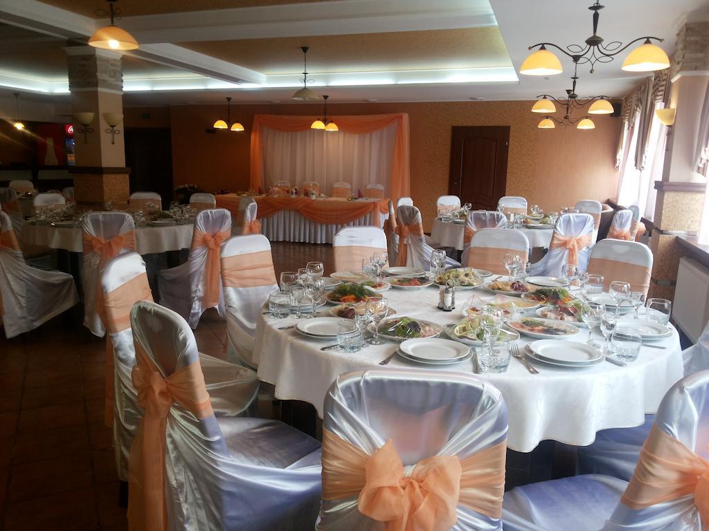 Shato Paradis Hotel Irpin Extérieur photo